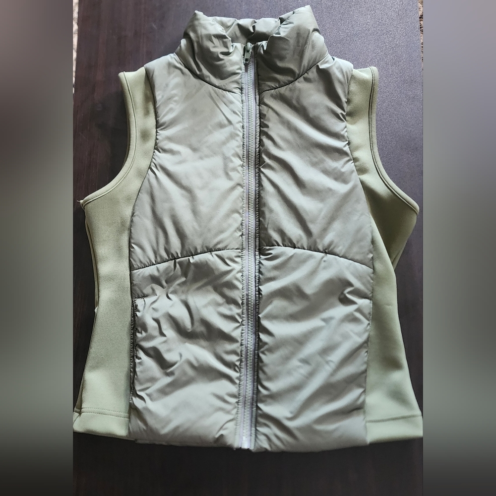 SHEIN Womens Sage Green Puffer Vest 2 Pockets Size Small